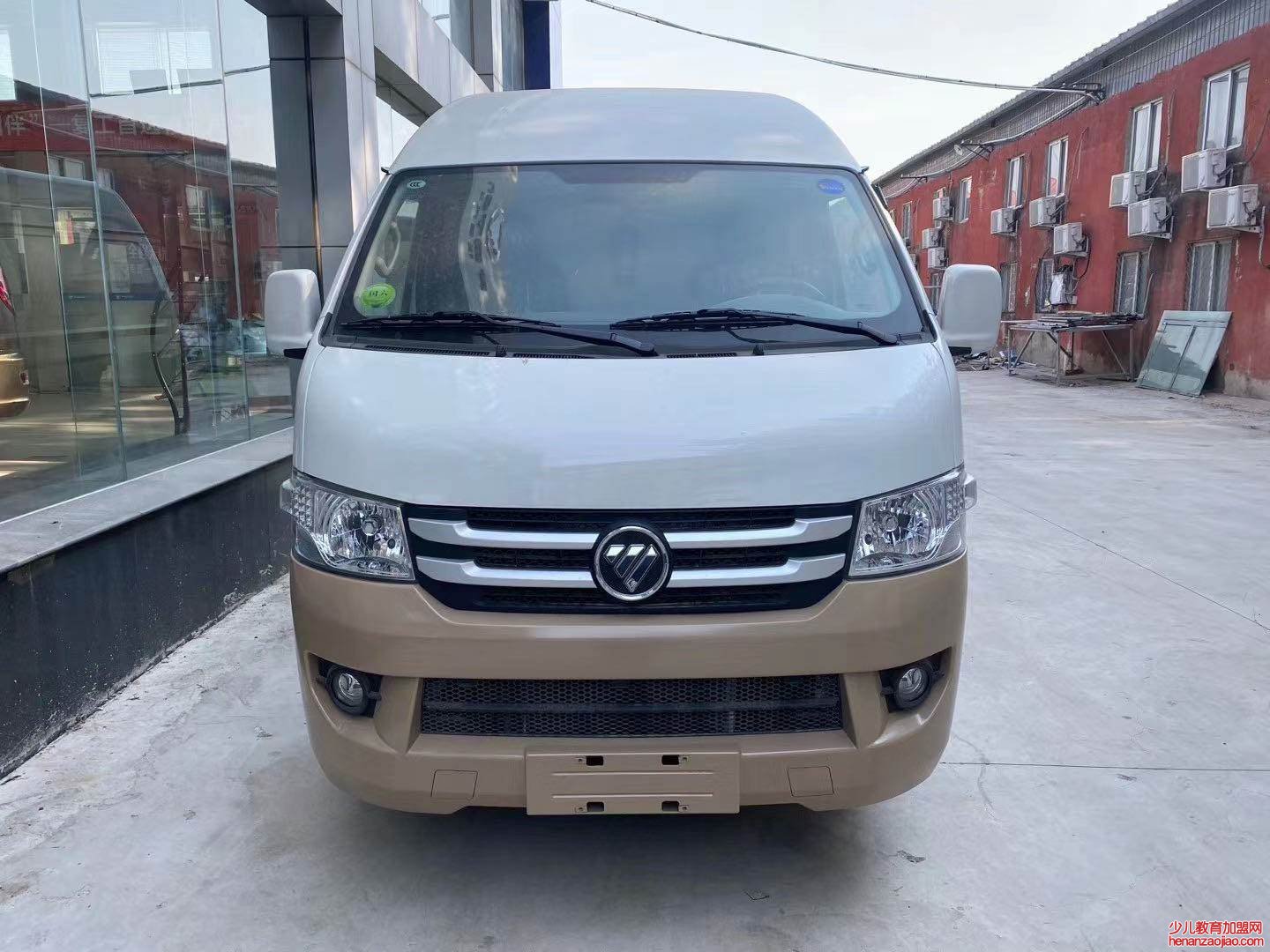 三条斜杠是什么车?