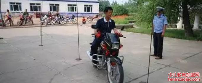 有了c1驾照还可以考摩托车驾照吗？