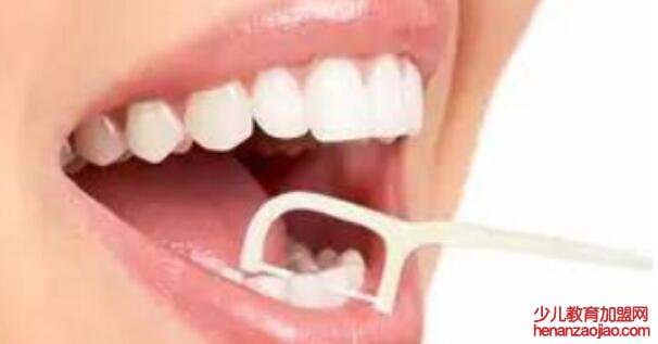 牙线棒怎么用