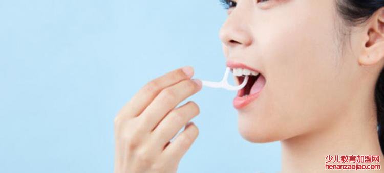 牙线棒怎么用