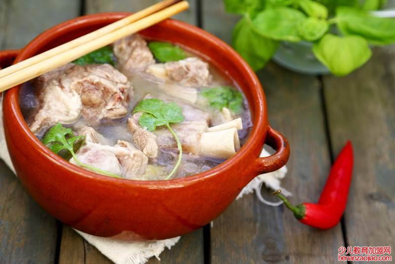 羊肉汤要煮多久最好?