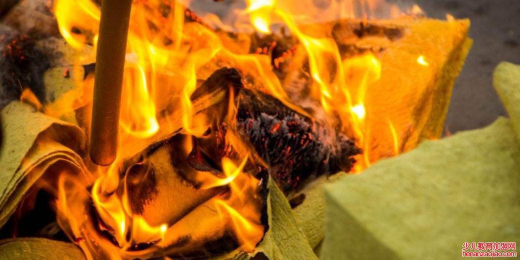 人死后为何要烧纸？