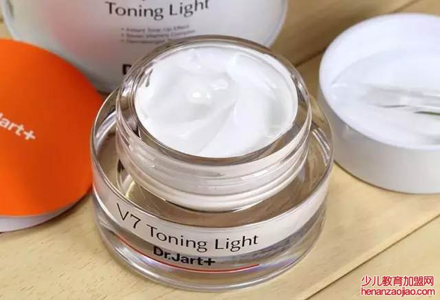 不化妆的人用隔离还是素颜霜?