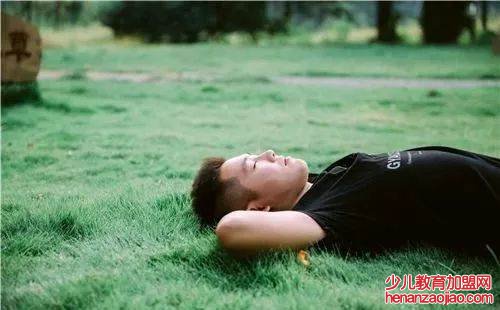 男人感情受伤后的表现有哪些?