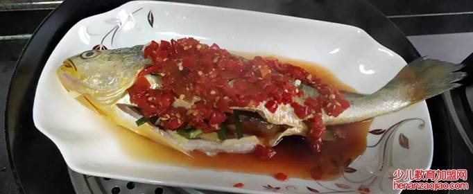 蒸鱼时热水起蒸还是冷水?
