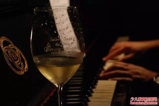 一个人喝酒的经典句子有哪些?