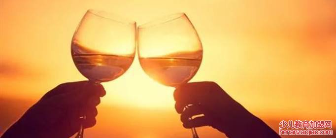 一个人喝酒的经典句子有哪些?