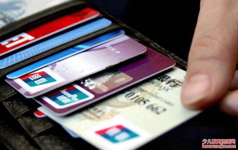 2021年银行卡可以代办吗？