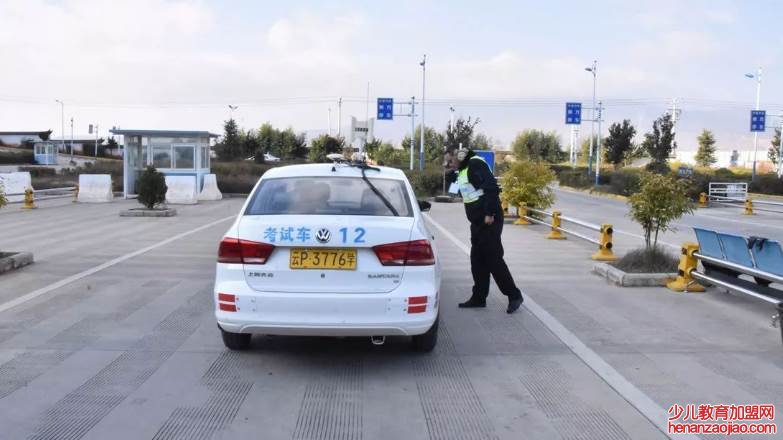 科二科三一般要练多久?