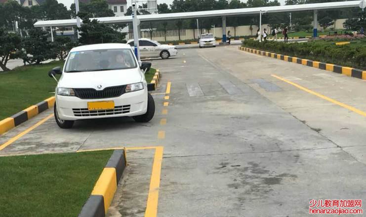 科二科三一般要练多久?