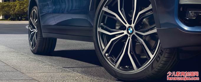 宝马原装轮胎是什么牌子？