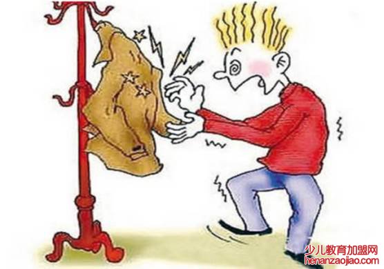 静电怎么产生的？