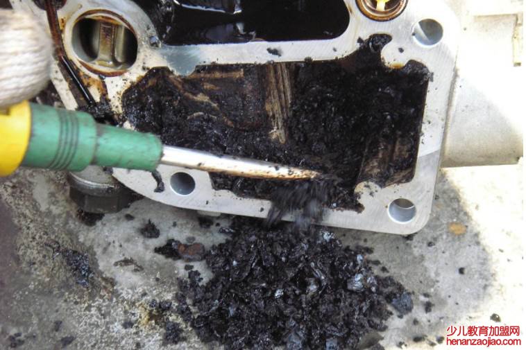 清理发动机积碳最好的办法是什么?
