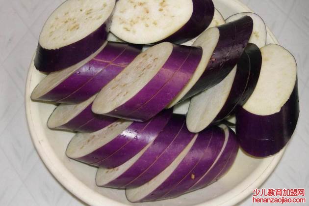 茄子里含有多少淀粉？