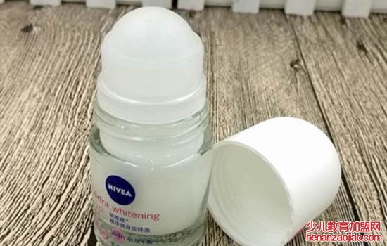 喷雾和走珠哪个持久？