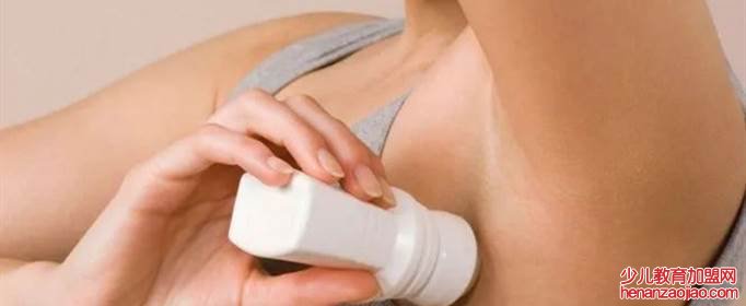 喷雾和走珠哪个持久？