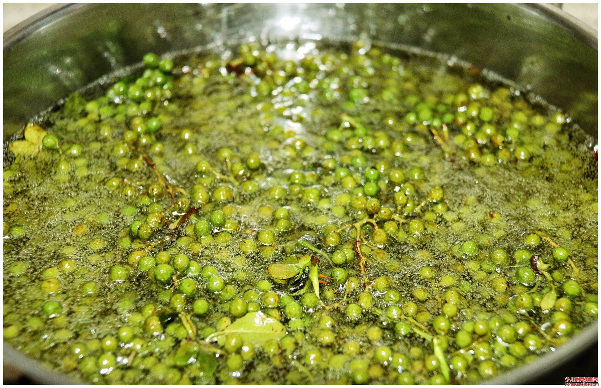 炒菜放花椒油好吗?