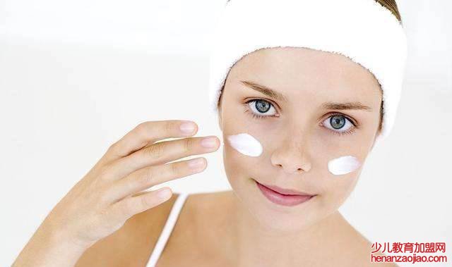 脸部补水最好的方法是什么?