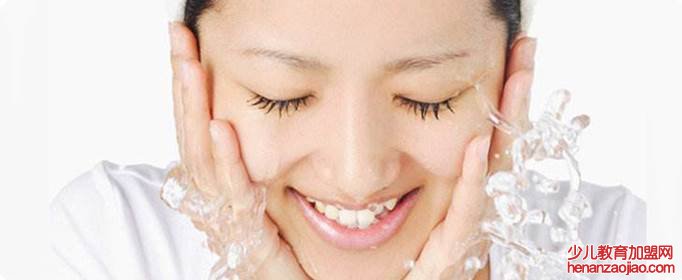 脸部补水最好的方法是什么?