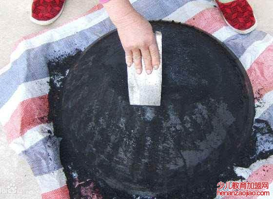 百草霜烤猪肝的方法是什么？