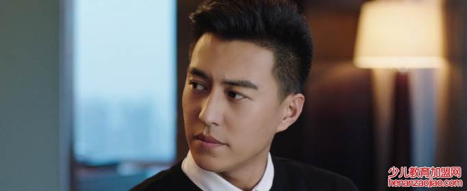 靳东的前妻叫什么名字?