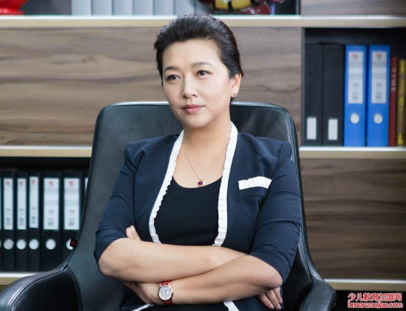 靳东的前妻叫什么名字?