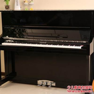 立式钢琴左边的踏板叫什么?