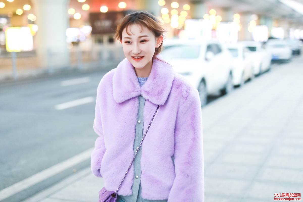 紫色搭配什么颜色好看？