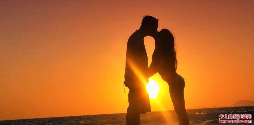 双鱼男喜欢一个女孩会怎样？