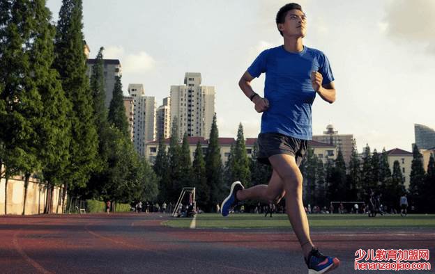 每天几点跑步最好？