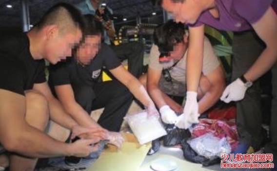 毒枭大猩猩贩毒是哪一种毒?