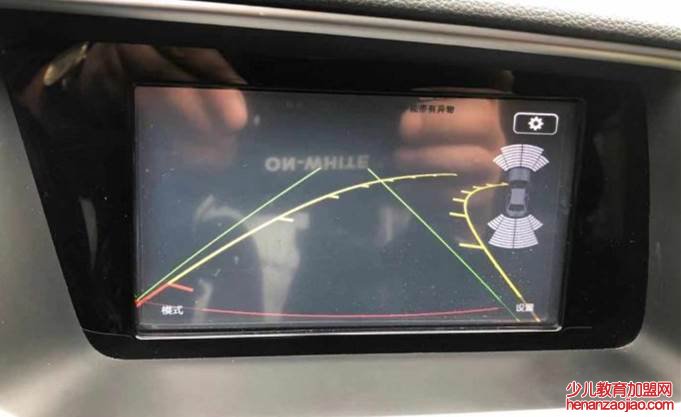 倒车影像突然不显示怎么回事?