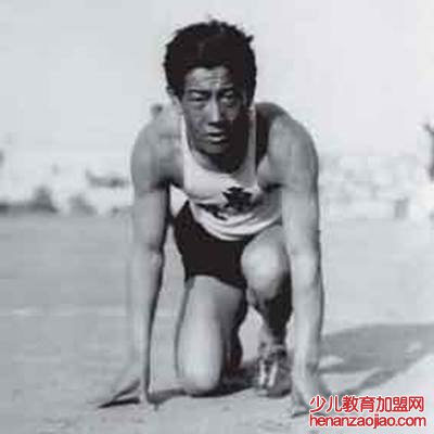 第一个在奥运会参赛的中国人是？