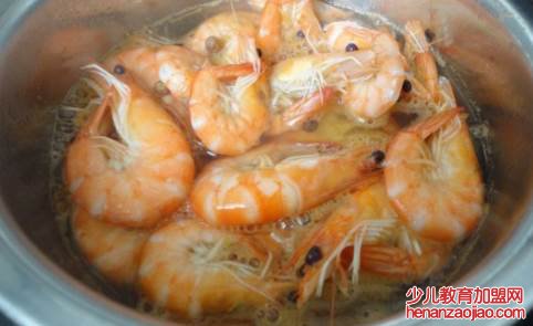 煮虾用热水还是冷水?