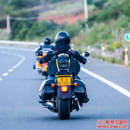 摩托车可以上高速吗?