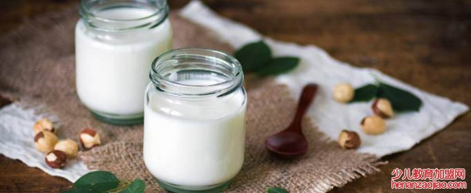 酸奶和纯牛奶哪个养胃？
