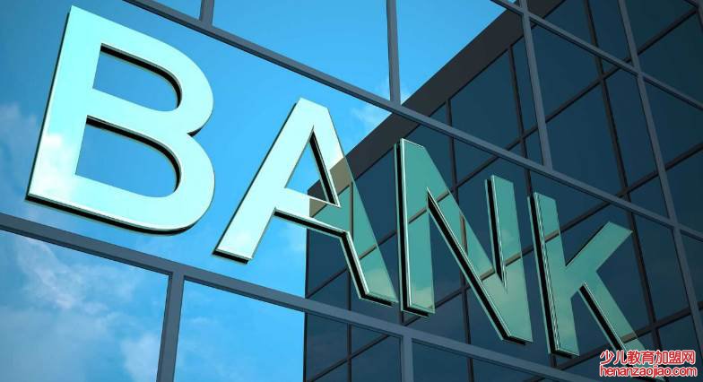 10万车贷3年期利息多少？