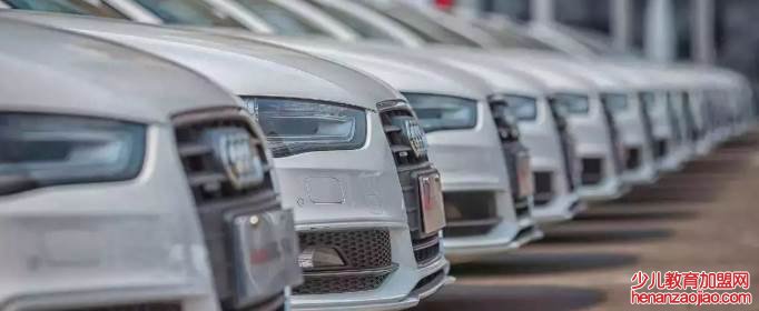 10万车贷3年期利息多少？