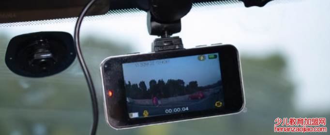 行车记录仪怎么设置？