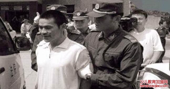 中国第一黑老大是谁？