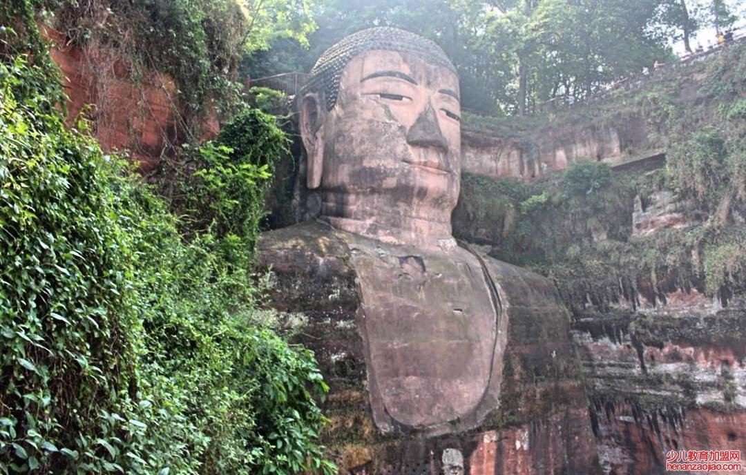 乐山大佛的发髻有什么作用?