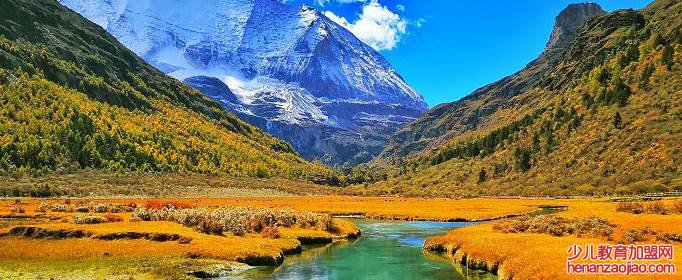 稻城亚丁哪个季节最美？