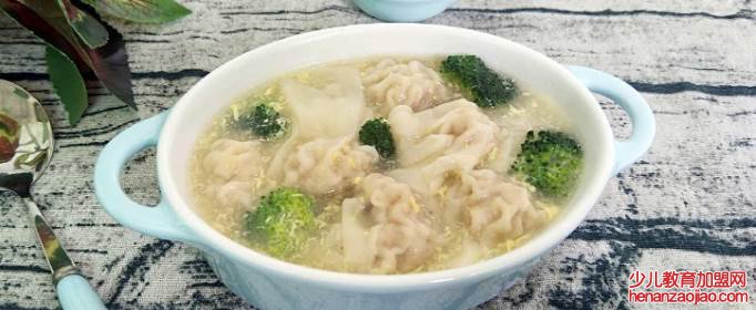 四川人所说的抄手与广东的哪个小吃相似?