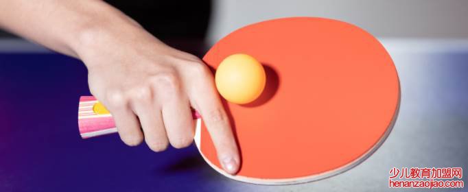 乒乓球是哪个国家发明的？