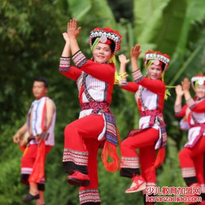 “阿细跳月”是哪个民族的舞蹈？