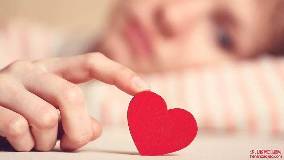 喜欢一个人的话语经典短句子有哪些?