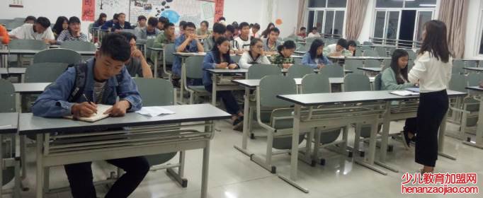 导游考试时间是怎样的？