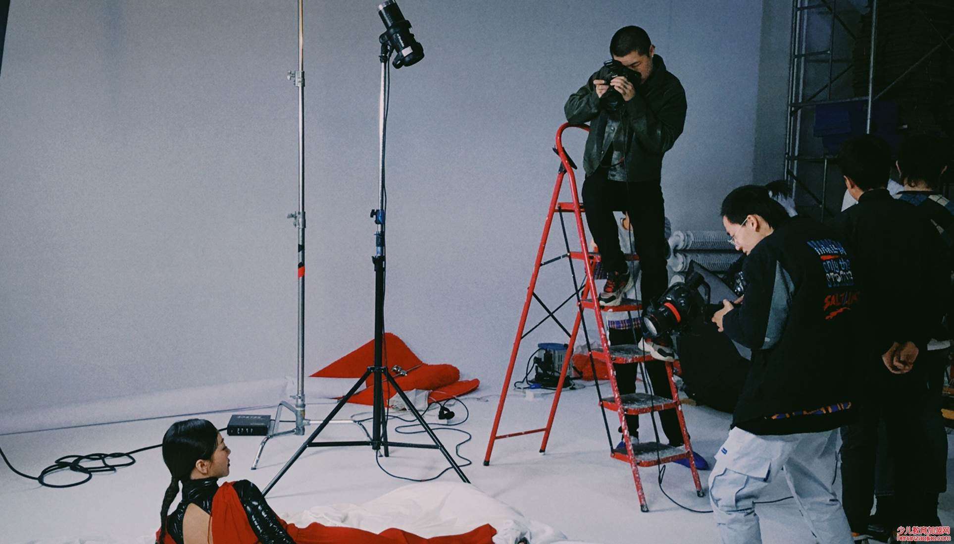 摄影学徒要学多久？