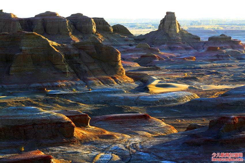 魔鬼城位于中国哪个盆地？