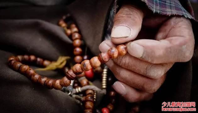 为什么念经的时候要数佛珠？